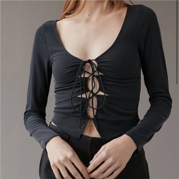 Black UO Elena Drawstring Cutout Top Size Small - Picture 2 of 7